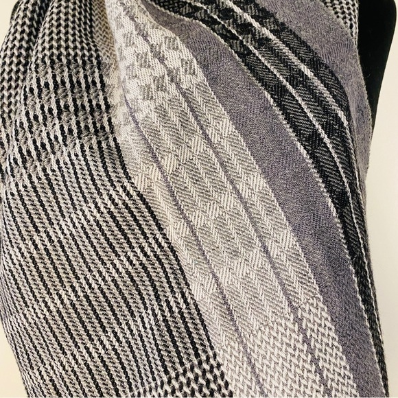 DANTE lambs wool scarf - Picture 5 of 8